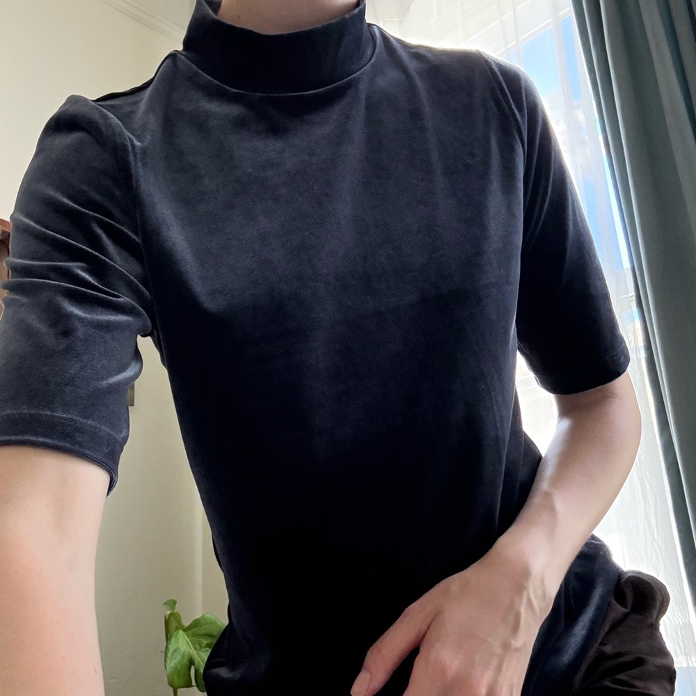 Banana Republic Indigo velvet Short Sleeve Shirt with mock neck